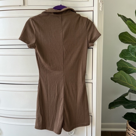 NWT Brown Romper - Picture 3 of 3